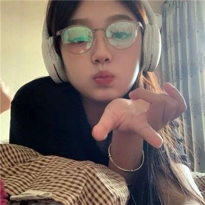 一个叫阿宝的男孩